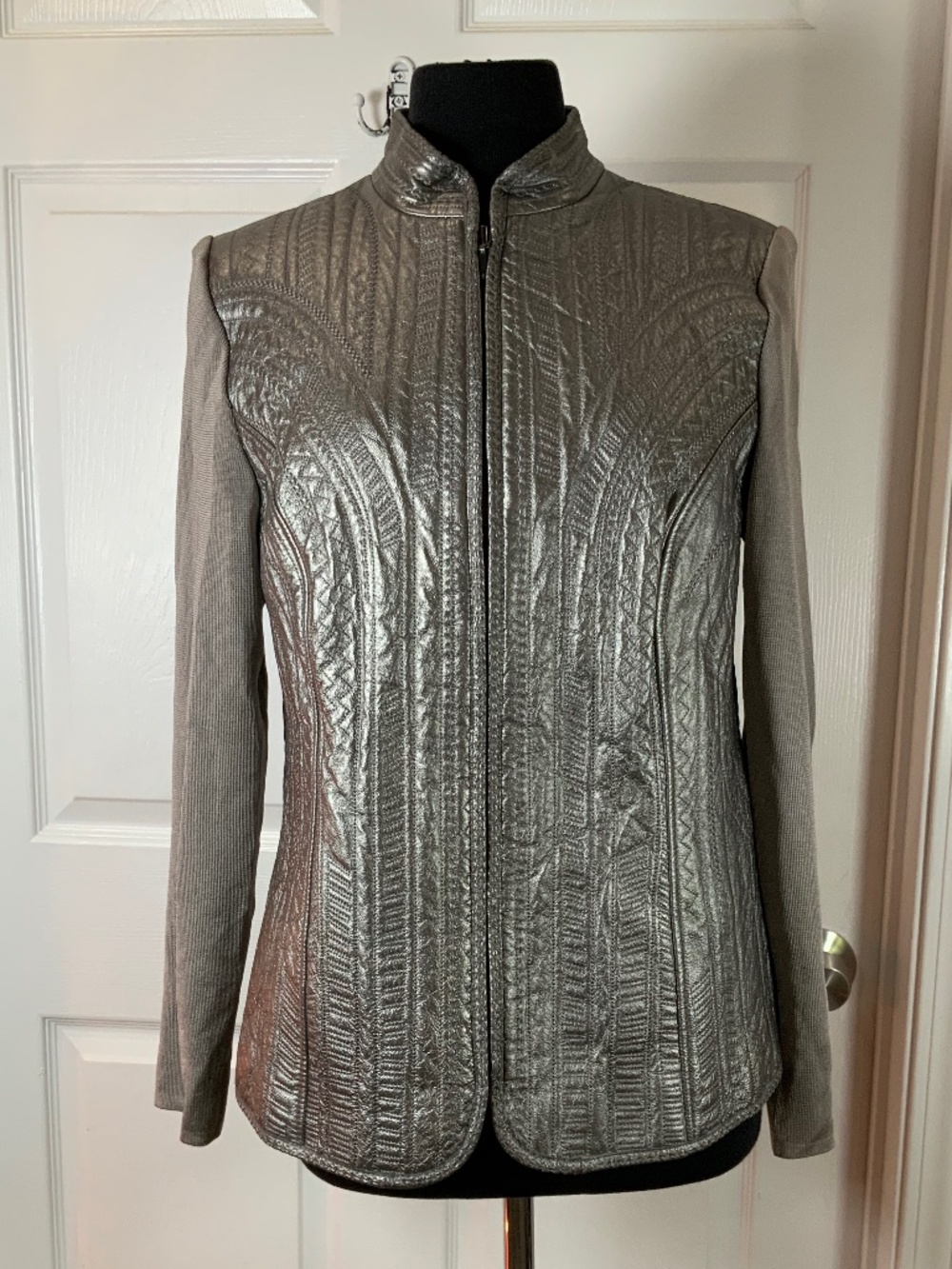 Peter Nygard Vintage Platinum Leather Silver Full Zip Chic Jacket Size Medium